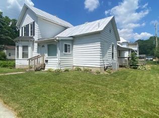 301 7th St, Baraboo, WI 53913