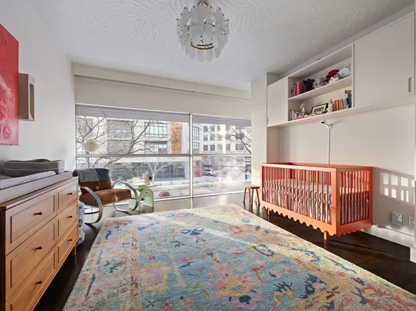 471 Washington Street image 12 of 14