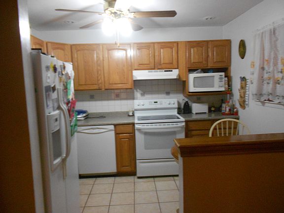 5th image of 404 Fox Run Ln