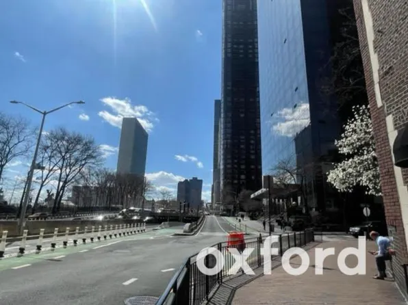 348 East 49th Street image 10 of 10