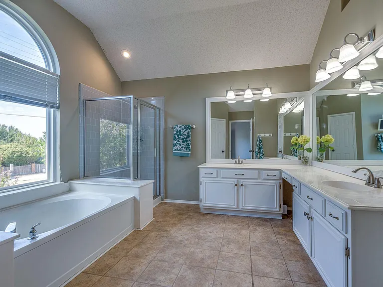 1605 Highdale Ct — Photo 19