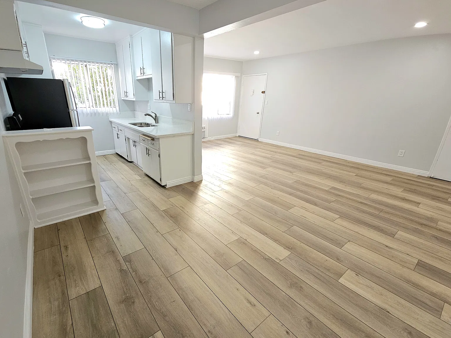 2 bed, 800 sqft, $2,095 — Photo 2