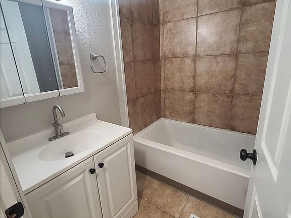 5th image of 509-511 E East St #509