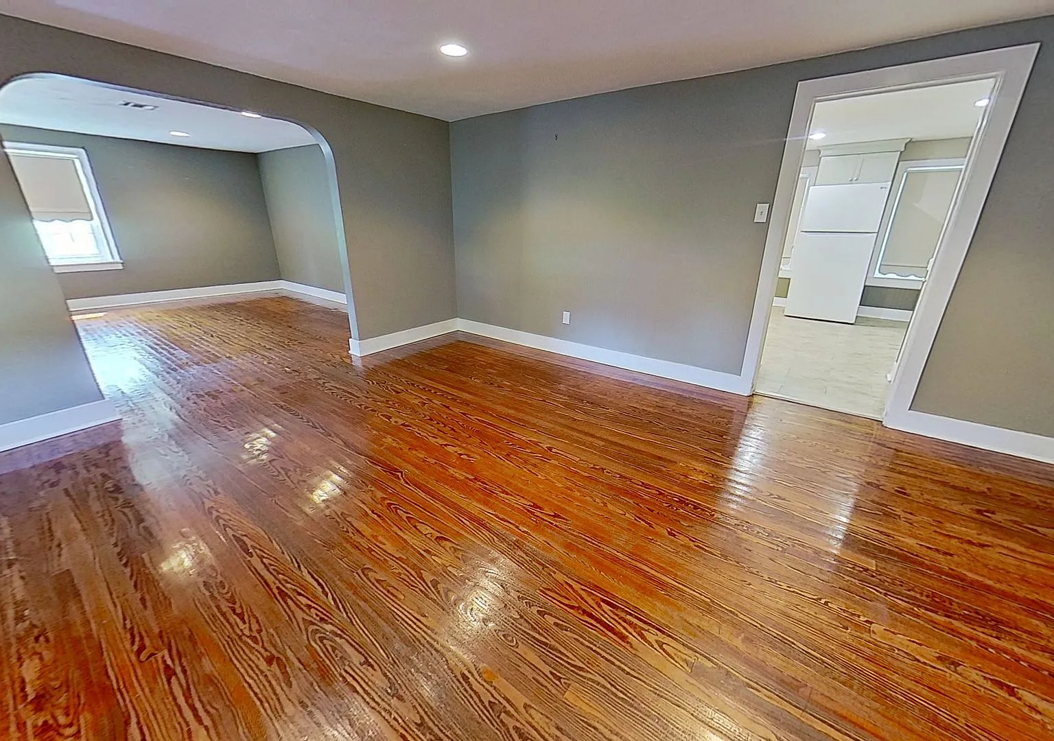 Single Family Farm Home — Photo 2
