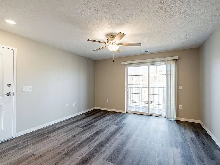 Kings Ridge Apartments — Photo 31