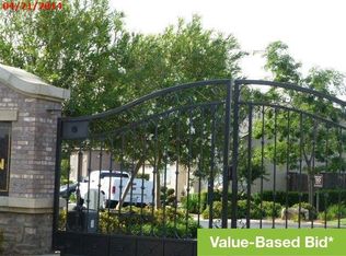 4122 W Peach Tree Ln, Fresno, CA 93722