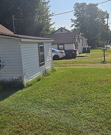 5th image of 702 N Kansas St