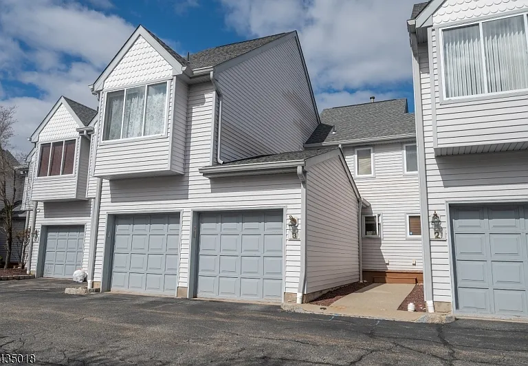 3 Constitution Ct — Photo 1