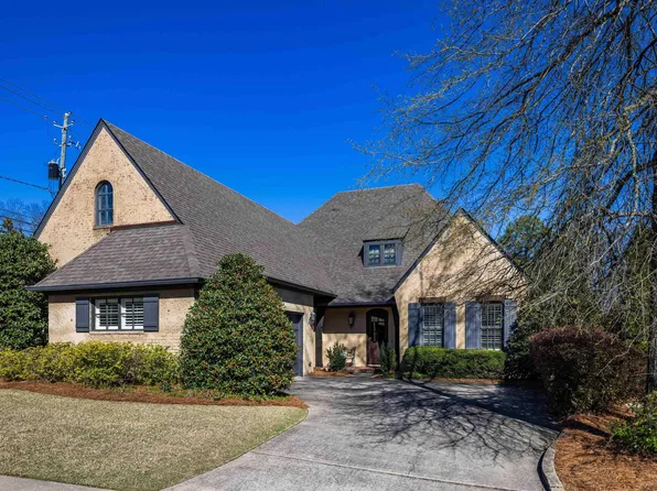 2300 Overlook Crst, Vestavia Hills, AL 35226