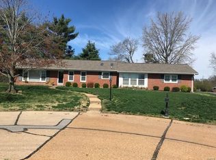 12141 Georgian Trl, Saint Louis, MO