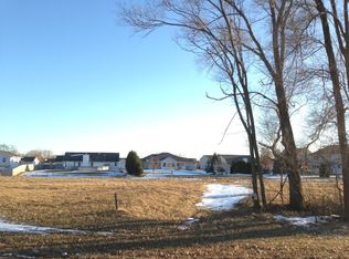 567 Brentwood Rd, Machesney Park, IL 61115
