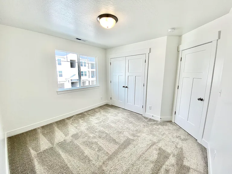 1781 W Newcastle Ln — Photo 19