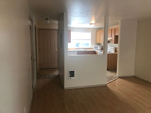 2nd image of 709 Gillis St APT 5