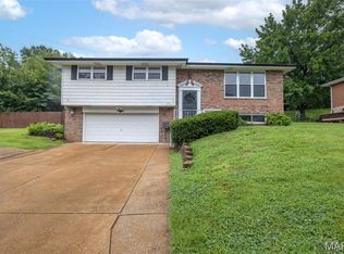 1439 Twin Oaks Dr, Arnold, MO 63010