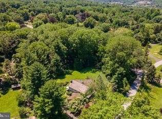 956 Coates Rd, Meadowbrook, PA 19046