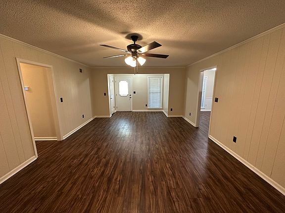 3rd image of 963 Hunters Retreat Dr