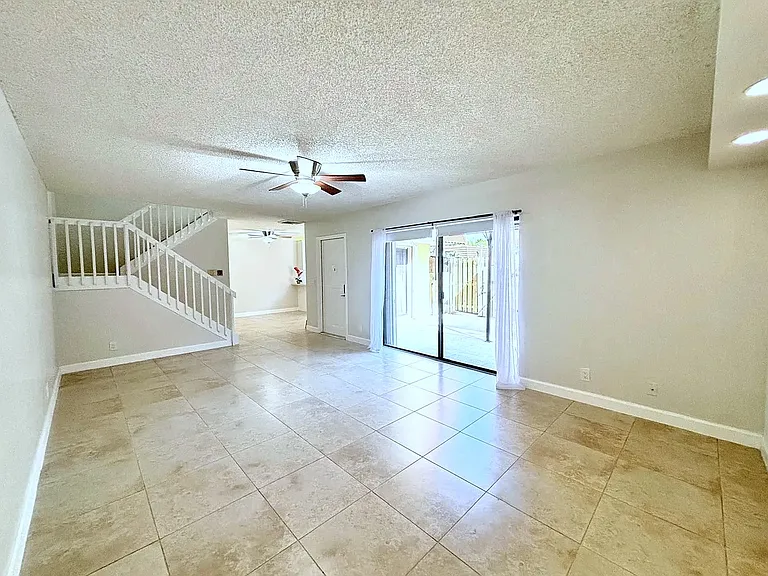 768 NW 99th Cir — Photo 10