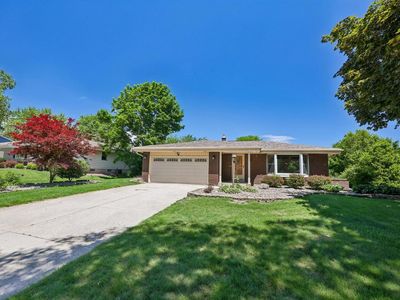 7557 Chapel Hill COURT N N, Franklin, WI, 53132