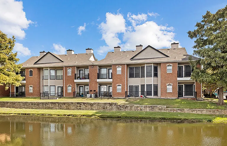 Ashford Apartments — Photo 33