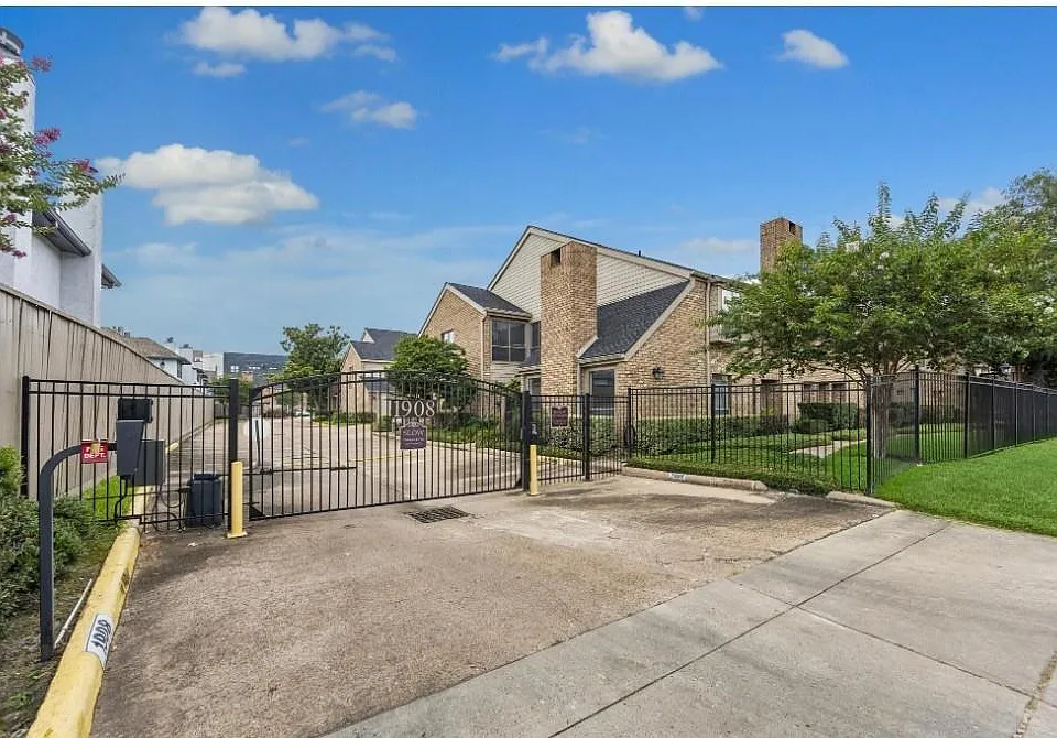 1908 Augusta Dr #7