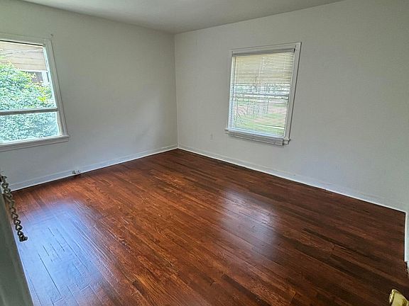 4th image of 239 Mason Blvd