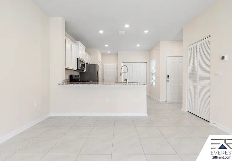 41 Temple Dr — Photo 9
