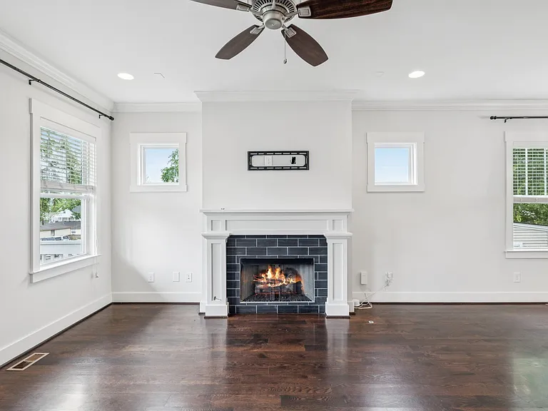 4704B Michigan Ave — Photo 8