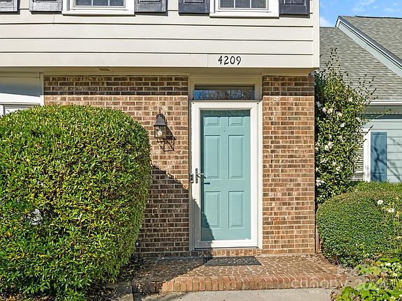 2nd image of 4209 Blacktree Ln