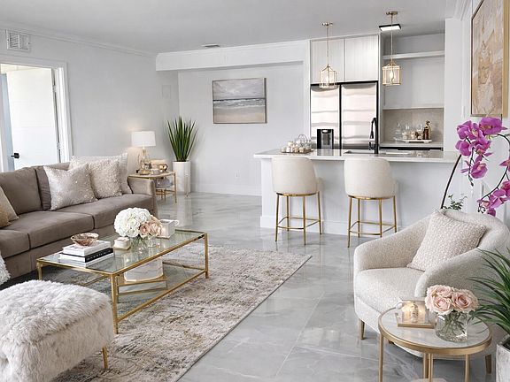 2nd image of 10033 Winding Lake Rd APT 204