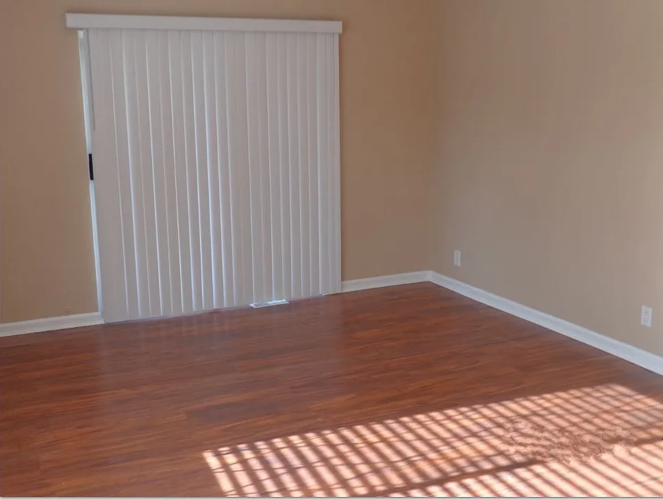 4 bed, 1.5 bath, 1378 sqft, $1,850 — Photo 3