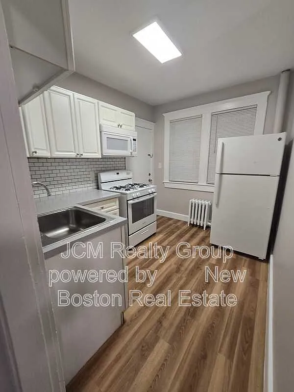2 bed, 1.0 bath, 1000 sqft, $2,250 — Photo 1