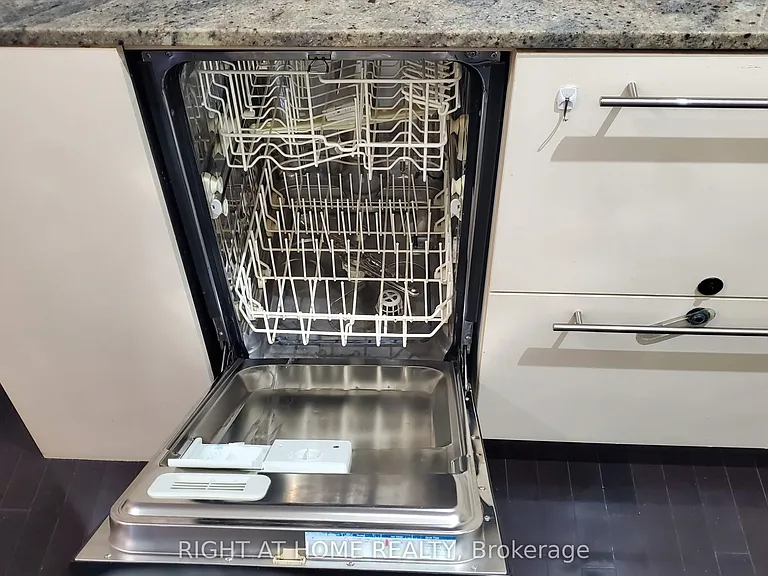 25 Carlton St #2806 — Photo 7