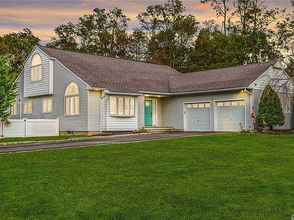 2nd image of 19 Elderwood Dr