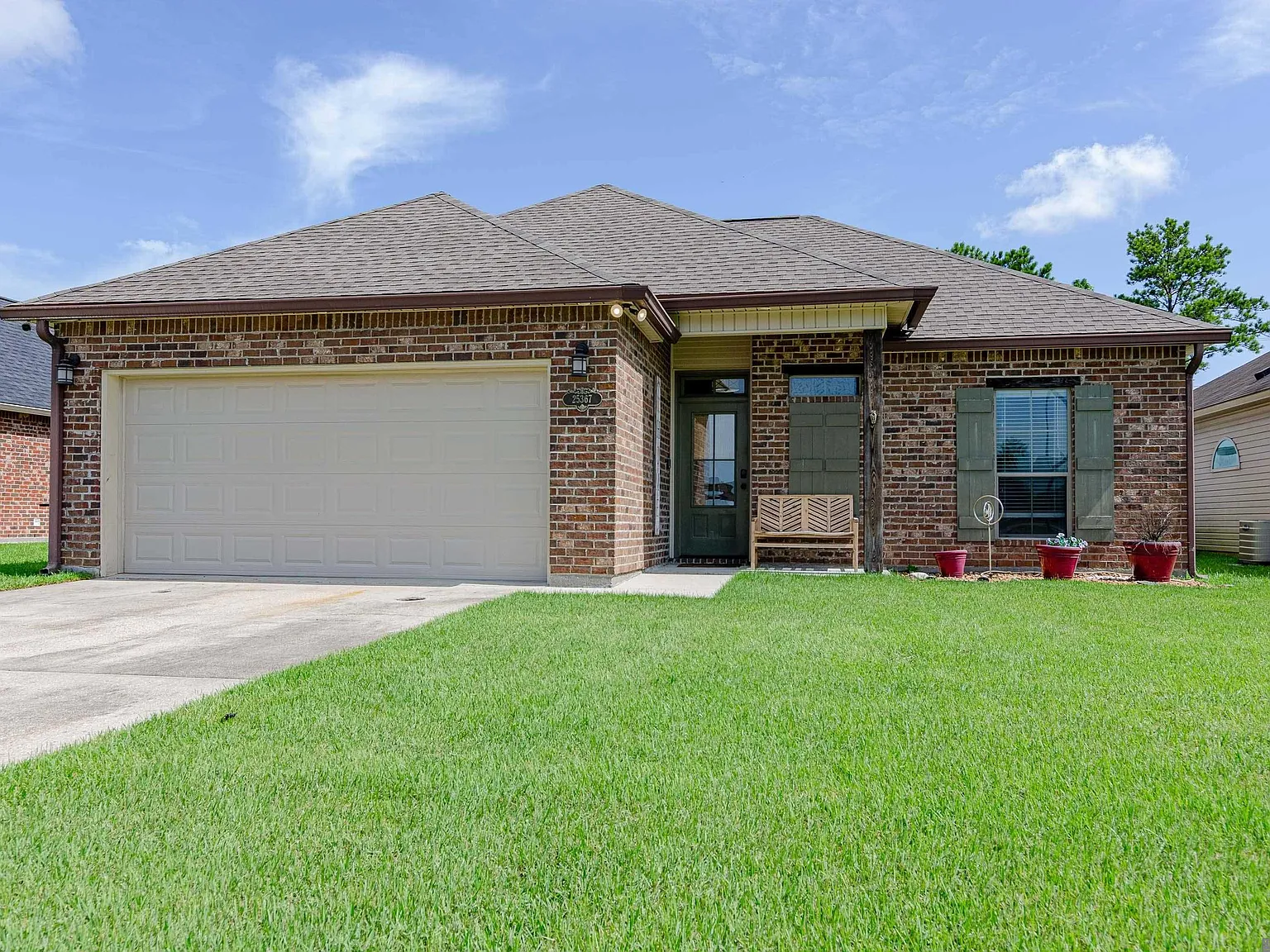 3 bed, 1298 sqft, $1,800 — Photo 2