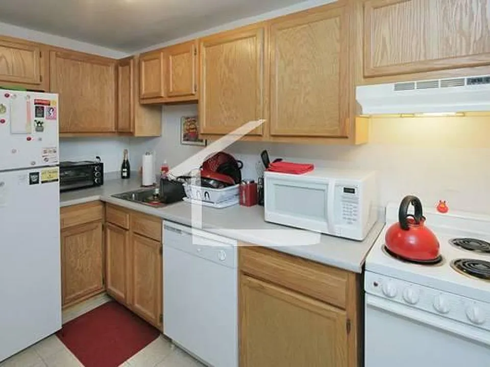 33 Gardner St #2A
