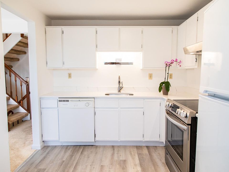 1st image of 1004 Kings Way #1004