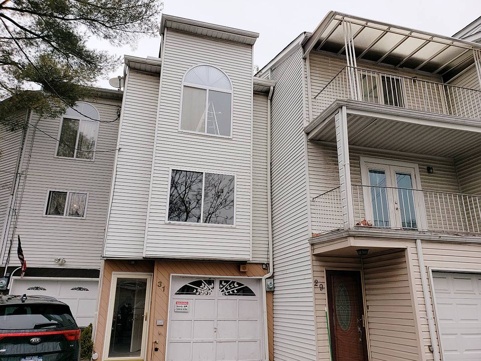 1st image of 31 Gail Ct