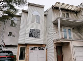31 Gail Ct, Staten Island, NY 10306