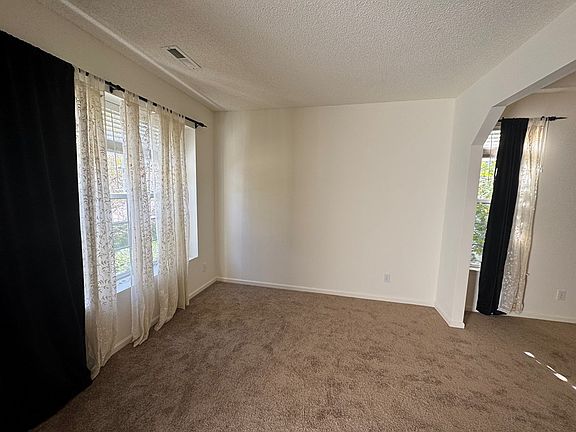4th image of 223 Southlake Pl