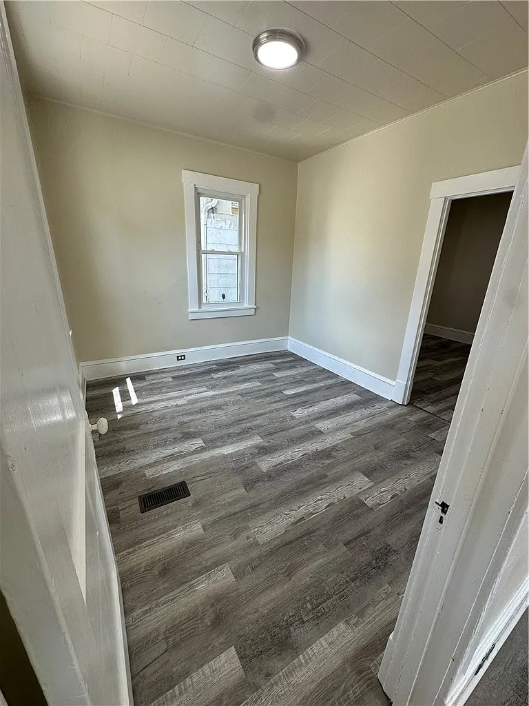 2 bed, $900 — Photo 4