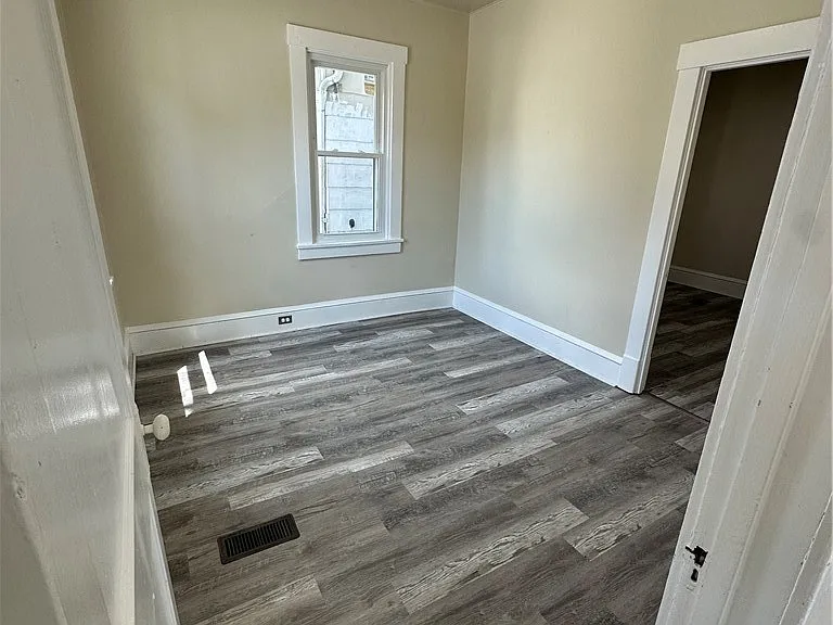 400 W Wayne St — Photo 4