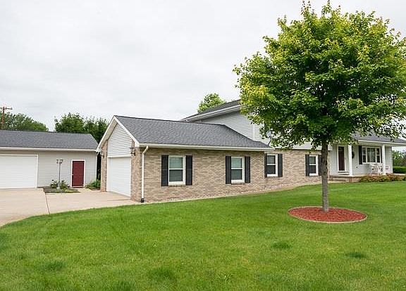 4th image of 10638 Becker Dr