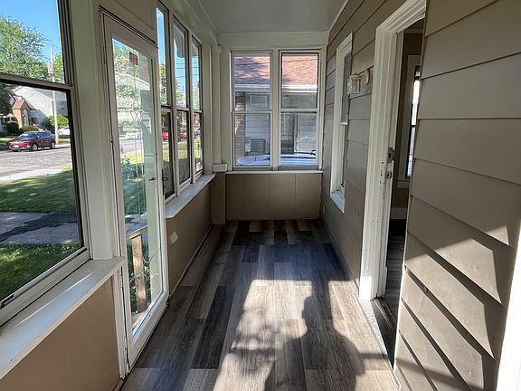 5th image of 514 W Corrington Ave