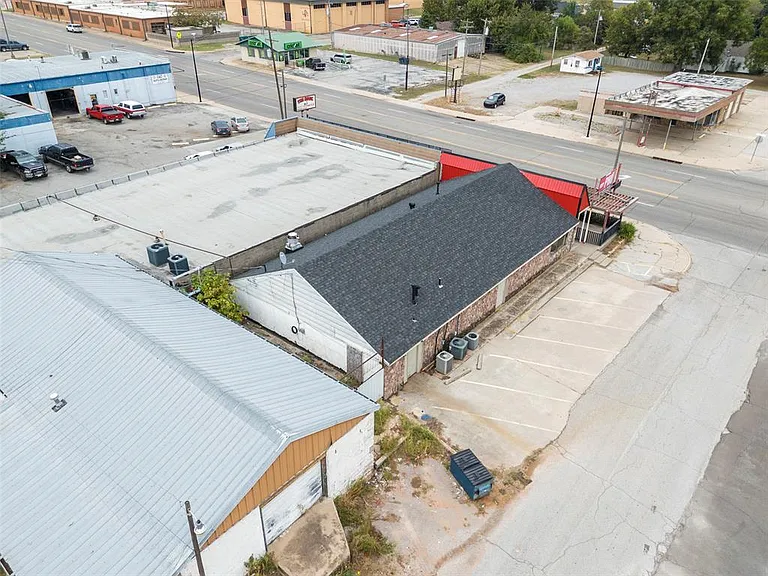327 S Green Ave — Photo 6