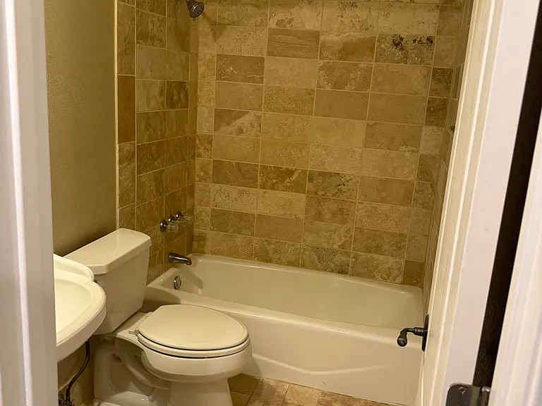 411 N Madison St #D — Photo 6