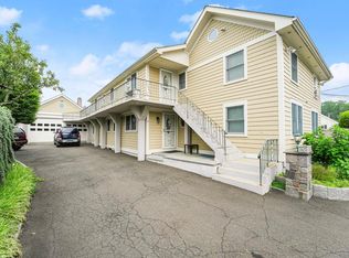 12 Foxs Ln #3, Greenwich, CT 06830