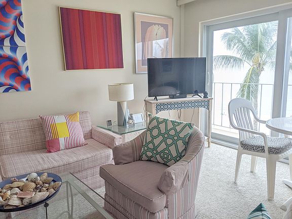 3rd image of 2011 Gulf Shore Blvd N #43