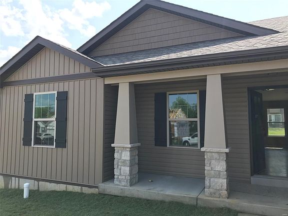2nd image of 811 Glen Eagle Dr