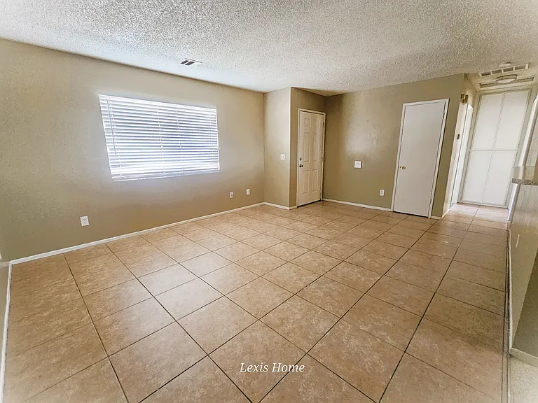 12959 Navajo Rd #B — Photo 2