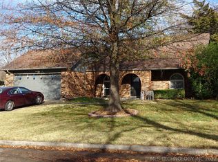 1520 W Oakridge Ct, Broken Arrow, OK 74012